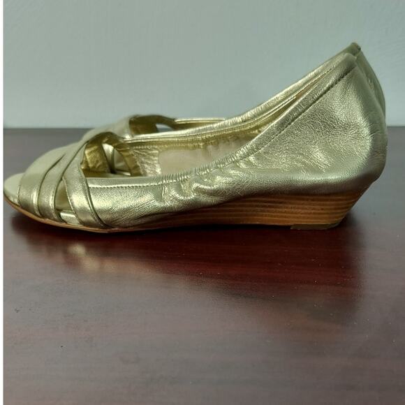 Cole Haan Air Amari Wedge Heel Women's Sz 7.5 B Metallic Gold Open Toe Shoes - Picture 16 of 16
